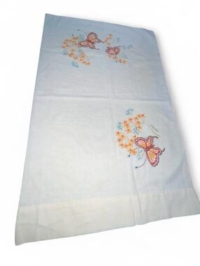 Vintage 1975 Cream Butterfly Print Pillowcase